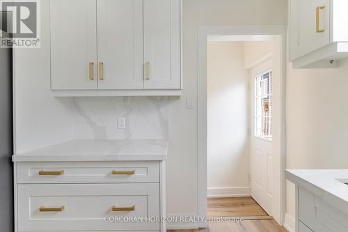 844 Stirling Avenue S, Kitchener, ON - Indoor
