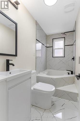 844 Stirling Avenue S, Kitchener, ON - Indoor Photo Showing Bathroom