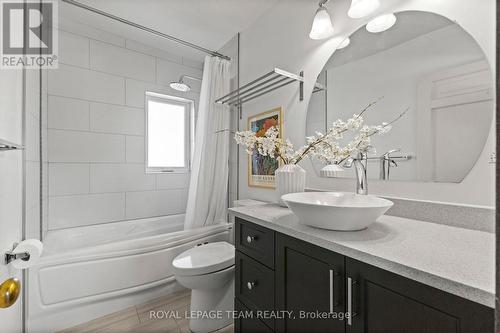 92 Third Avenue, Ottawa, ON - Indoor Photo Showing Bathroom