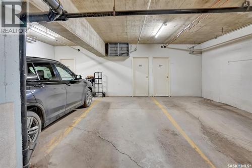 310 2050 College Avenue, Regina, SK - Indoor Photo Showing Garage