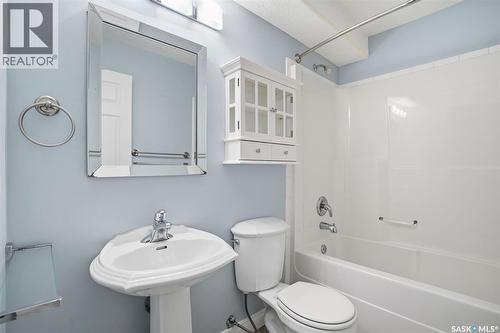 511 Greaves Lane, Saskatoon, SK - Indoor Photo Showing Bathroom