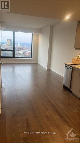 1803 - 340 Queen Street, Ottawa, ON - Indoor Photo Showing Kitchen