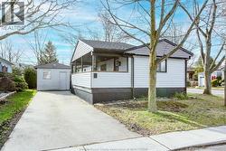 184 NEIL Essex, ON N8M 2A6