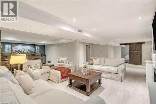 4133 Millcroft Park Drive, Burlington, ON - Indoor Photo Showing Living Room