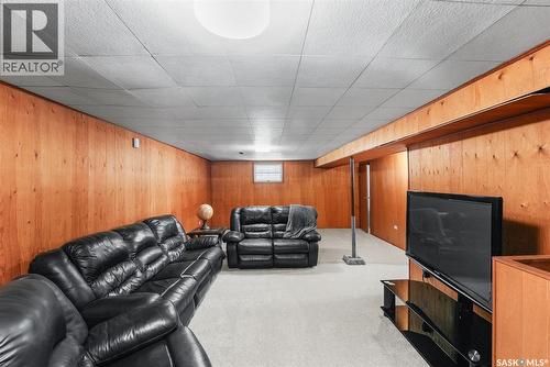716 18Th Avenue E, Regina, SK - Indoor Photo Showing Basement