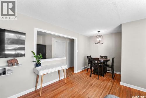 716 18Th Avenue E, Regina, SK - Indoor