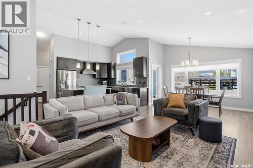 313 Prairie View Drive, Regina, SK - Indoor Photo Showing Living Room