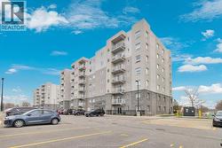 1611 BANWELL Unit# 215 Windsor, ON N8P 0G5