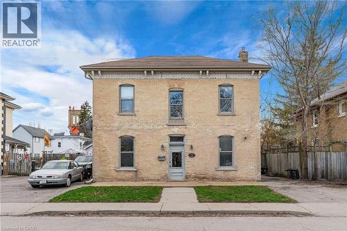 12 FLEET Street  Brantford, ON N3T 3S7