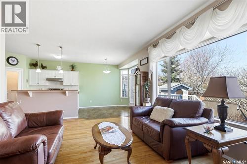 1655 Wingert Drive, Regina, SK - Indoor Photo Showing Living Room