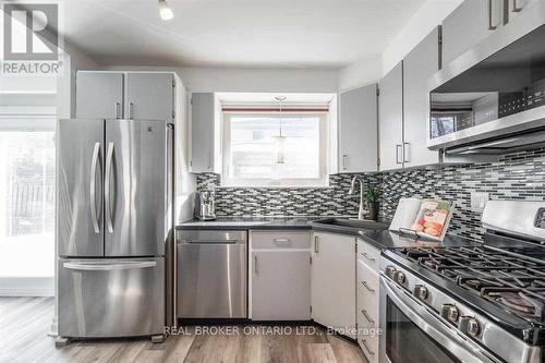 2 Core Crescent, Brampton, ON - Indoor Photo Showing Kitchen With Upgraded Kitchen