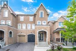 28 SUSSEXVALE DRIVE  Brampton, ON L6R 3S1
