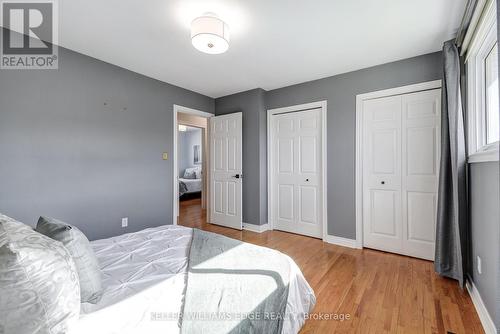217 Lawnhurst Court, Hamilton, ON - Indoor Photo Showing Bedroom