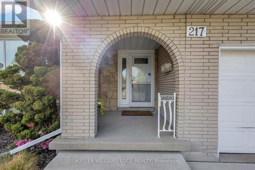 217 Lawnhurst Court, Hamilton, ON - Outdoor With Exterior
