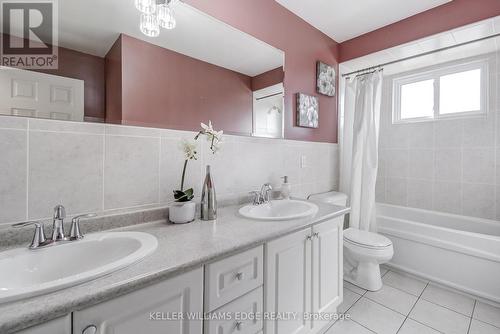 217 Lawnhurst Court, Hamilton, ON - Indoor Photo Showing Bathroom