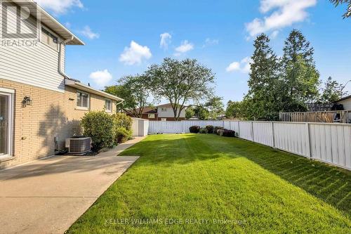 217 Lawnhurst Court, Hamilton, ON - Outdoor