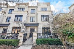 TH 11 - 7 OAKBURN CRESCENT Toronto, ON M2N 2T5