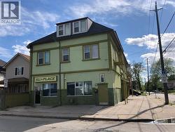 401 PARENT Unit# 11 Windsor, ON N9A 2B9