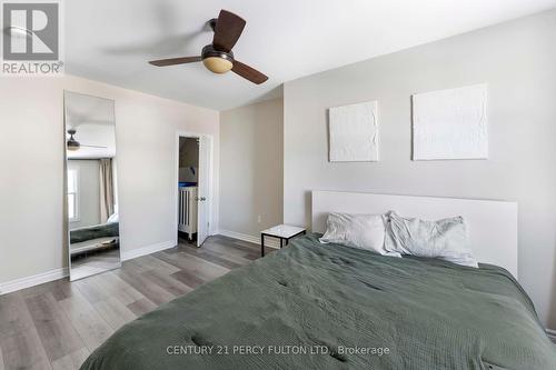 111 Melrose Avenue N, Hamilton, ON - Indoor Photo Showing Bedroom