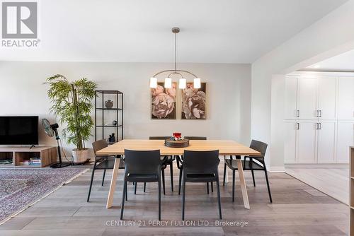 111 Melrose Avenue N, Hamilton, ON - Indoor Photo Showing Dining Room