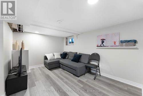 111 Melrose Avenue N, Hamilton, ON - Indoor