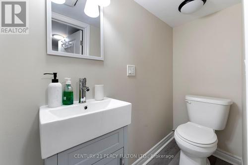 111 Melrose Avenue N, Hamilton, ON - Indoor Photo Showing Bathroom