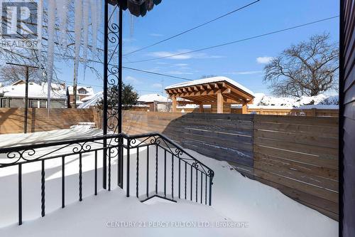 111 Melrose Avenue N, Hamilton, ON - Outdoor