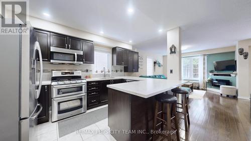 16 Edison Way, Whitby, ON - Indoor Photo Showing Kitchen With Upgraded Kitchen