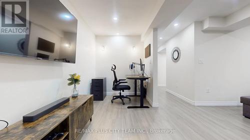 16 Edison Way, Whitby, ON - Indoor