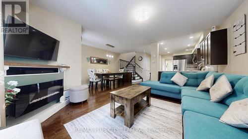 16 Edison Way, Whitby, ON - Indoor Photo Showing Living Room
