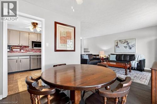 368 Carson Drive, Hamilton, ON - Indoor Photo Showing Dining Room