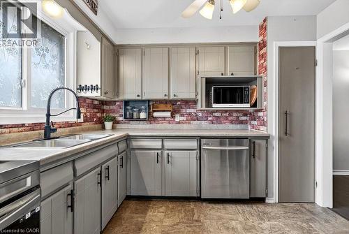 368 Carson Drive, Hamilton, ON - Indoor Photo Showing Kitchen With Double Sink