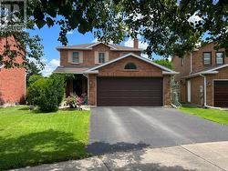 27 DAWSON CRESCENT Aurora, ON L4G 4T7