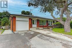 MAIN - 40 SHERWOOD FOREST DRIVE Markham, ON L3P 1P8