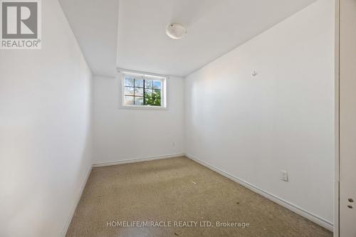 11 - 244 Penetanguishene Road, Barrie, ON - Indoor Photo Showing Other Room