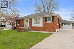 2661 RANDOLPH AVENUE Windsor, ON N9E 3E1