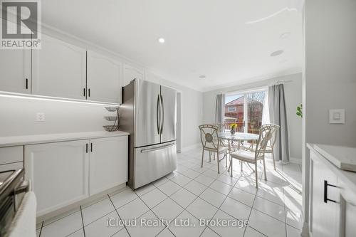 7389 Sandhurst Drive, Mississauga, ON - Indoor Photo Showing Kitchen