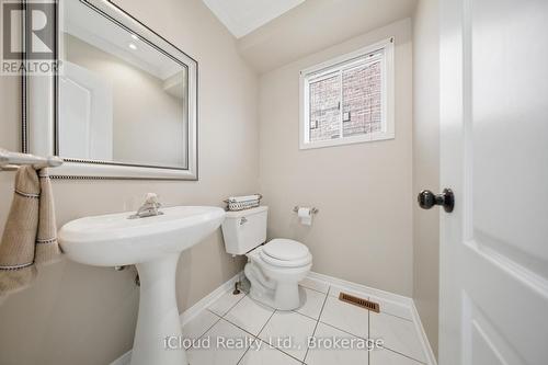 7389 Sandhurst Drive, Mississauga, ON - Indoor Photo Showing Bathroom