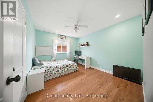7389 Sandhurst Drive, Mississauga, ON - Indoor Photo Showing Bedroom