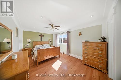 7389 Sandhurst Drive, Mississauga, ON - Indoor Photo Showing Bedroom