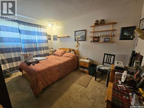579 Poplar Crescent, Shaunavon, SK - Indoor Photo Showing Bedroom