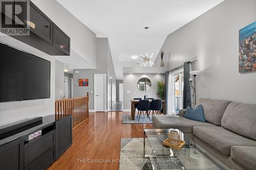 339 Kerwood Drive, Cambridge, ON - Indoor Photo Showing Living Room