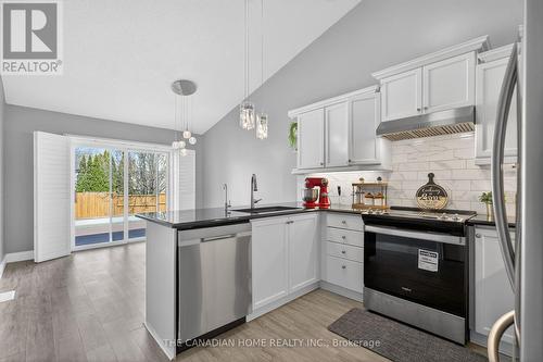 339 Kerwood Drive, Cambridge, ON - Indoor Photo Showing Kitchen With Upgraded Kitchen