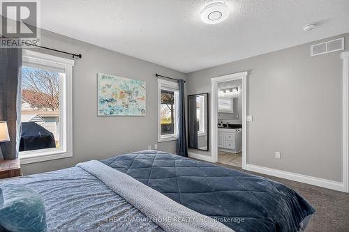339 Kerwood Drive, Cambridge, ON - Indoor Photo Showing Bedroom