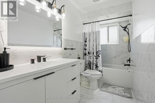85 Summerlea Drive, Hamilton, ON - Indoor Photo Showing Bathroom