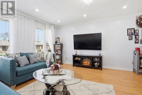 85 Summerlea Drive, Hamilton, ON - Indoor Photo Showing Living Room With Fireplace