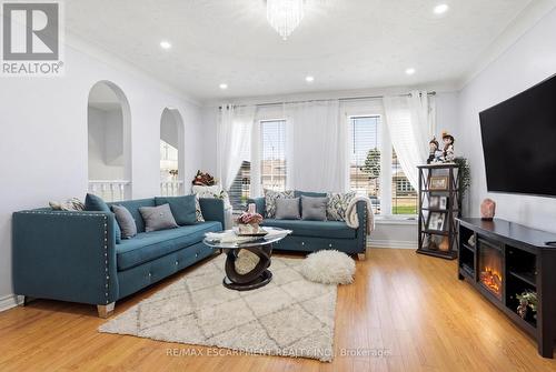 85 Summerlea Drive, Hamilton, ON - Indoor Photo Showing Living Room