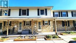 E - 143 WELLESLEY CRESCENT London East (East I), ON N5V 1J6