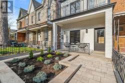 25 COOLMINE ROAD Toronto, ON M6J 3G1