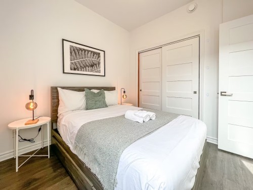 Bedroom - 303-1672 Rue St-Denis, Montréal (Le Plateau-Mont-Royal), QC - Indoor Photo Showing Bedroom